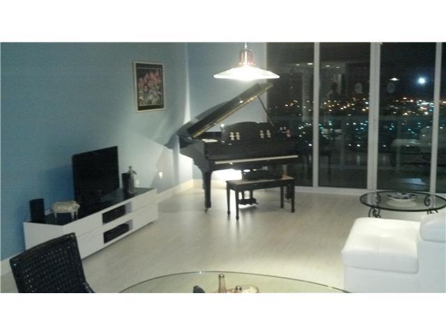 2640 Lake Shore Drive, Riviera Beach, FL 33404