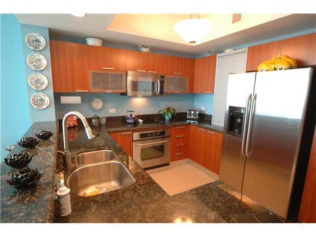 2640 Lake Shore Drive, Riviera Beach, FL 33404