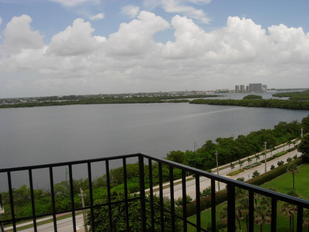 Singer Island, FL 33404