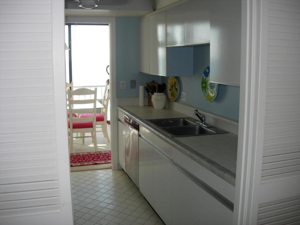 5550 N Ocean Drive, Singer Island, FL 33404