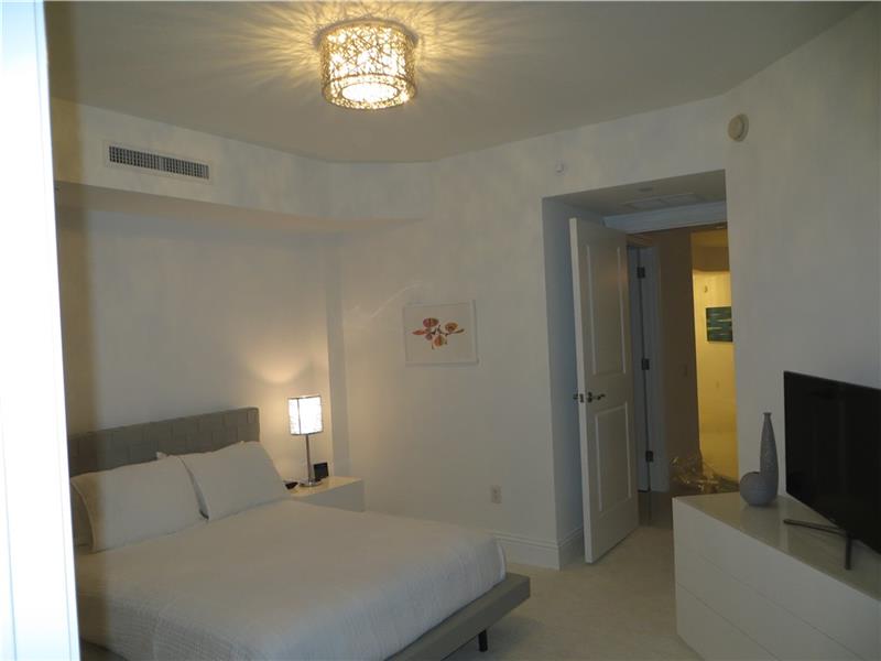 2700 North Ocean Dr, Singer Island, FL 33404