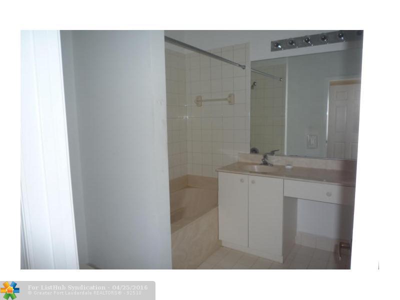 3553 Forest Hill Blvd 46, Palm Springs, FL 33406