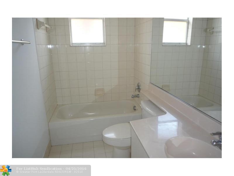 3553 Forest Hill Blvd 46, Palm Springs, FL 33406