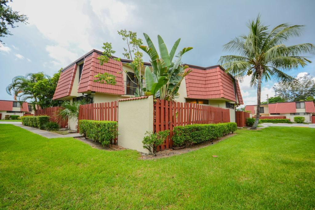 3944 Victoria Drive, West Palm Beach, FL 33406