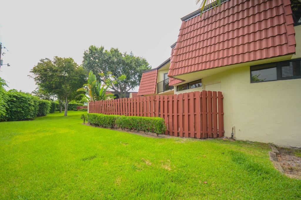 3944 Victoria Drive, West Palm Beach, FL 33406