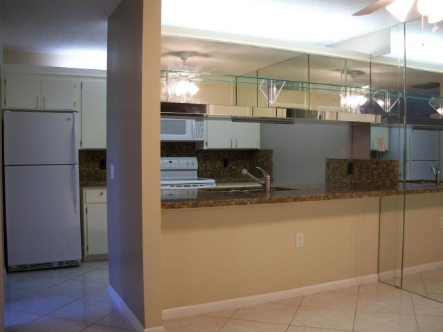 235 Charter Way, West Palm Beach, FL 33407