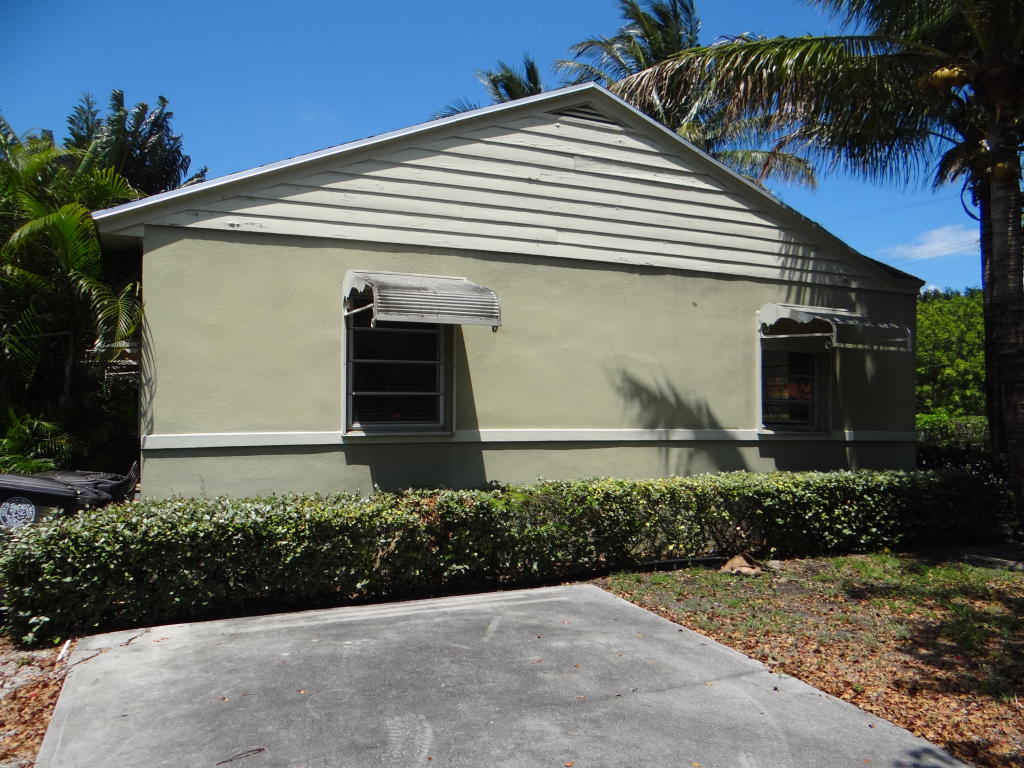 3201 Poinsettia Avenue, West Palm Beach, FL 33407