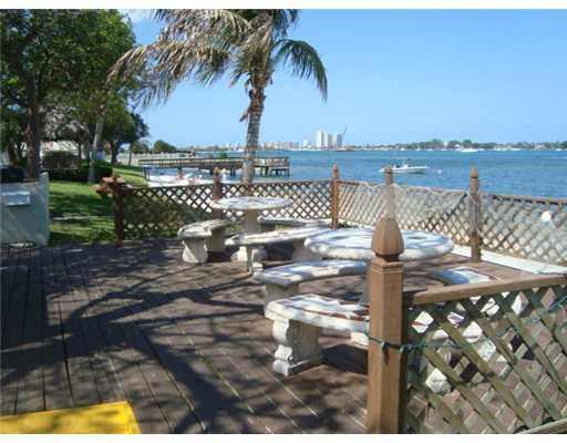 5600 N Flagler Drive, West Palm Beach, FL 33407