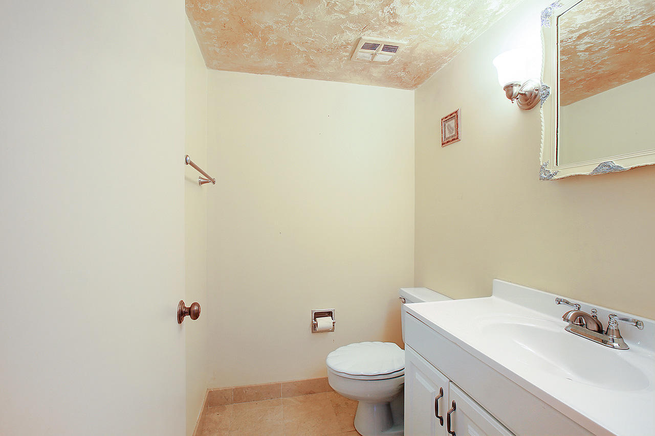 5600 N Flagler Drive 1806, West Palm Beach, FL 33407
