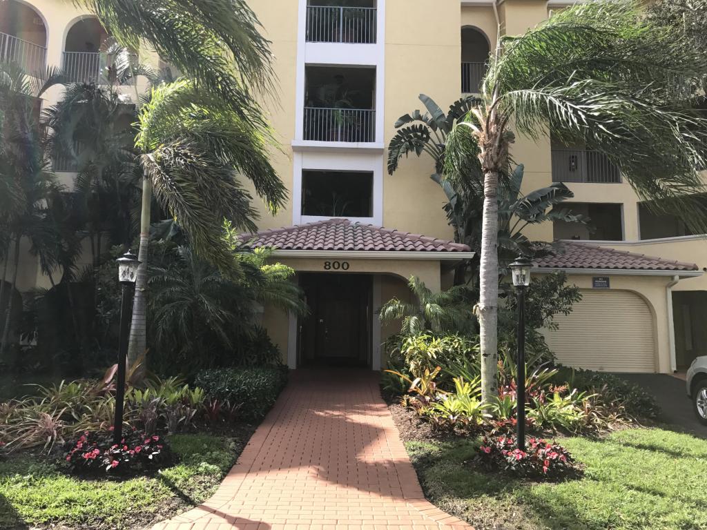800 Uno Lago Drive, Juno Beach, FL 33408