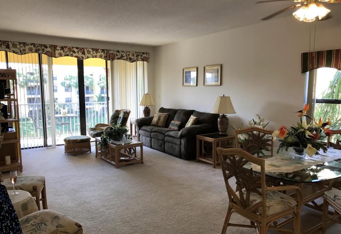 800 Uno Lago Drive, Juno Beach, FL 33408