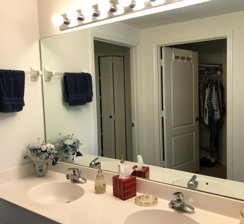 800 Uno Lago Drive, Juno Beach, FL 33408