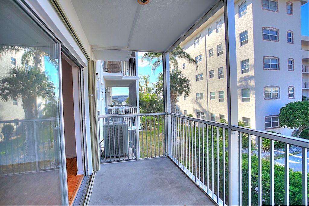 37 Yacht Club Drive, North Palm Beach, FL 33408