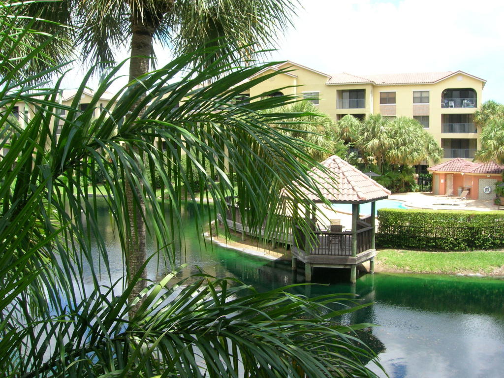 400 Uno Lago Drive, North Palm Beach, FL 33408