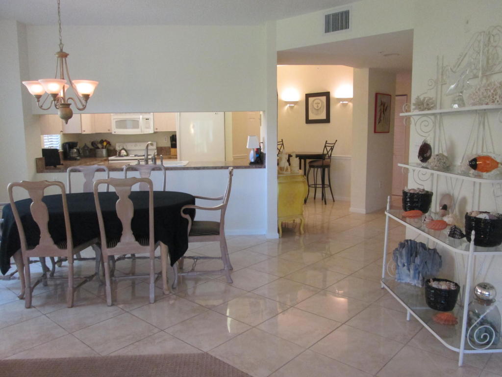 400 Uno Lago Drive, North Palm Beach, FL 33408