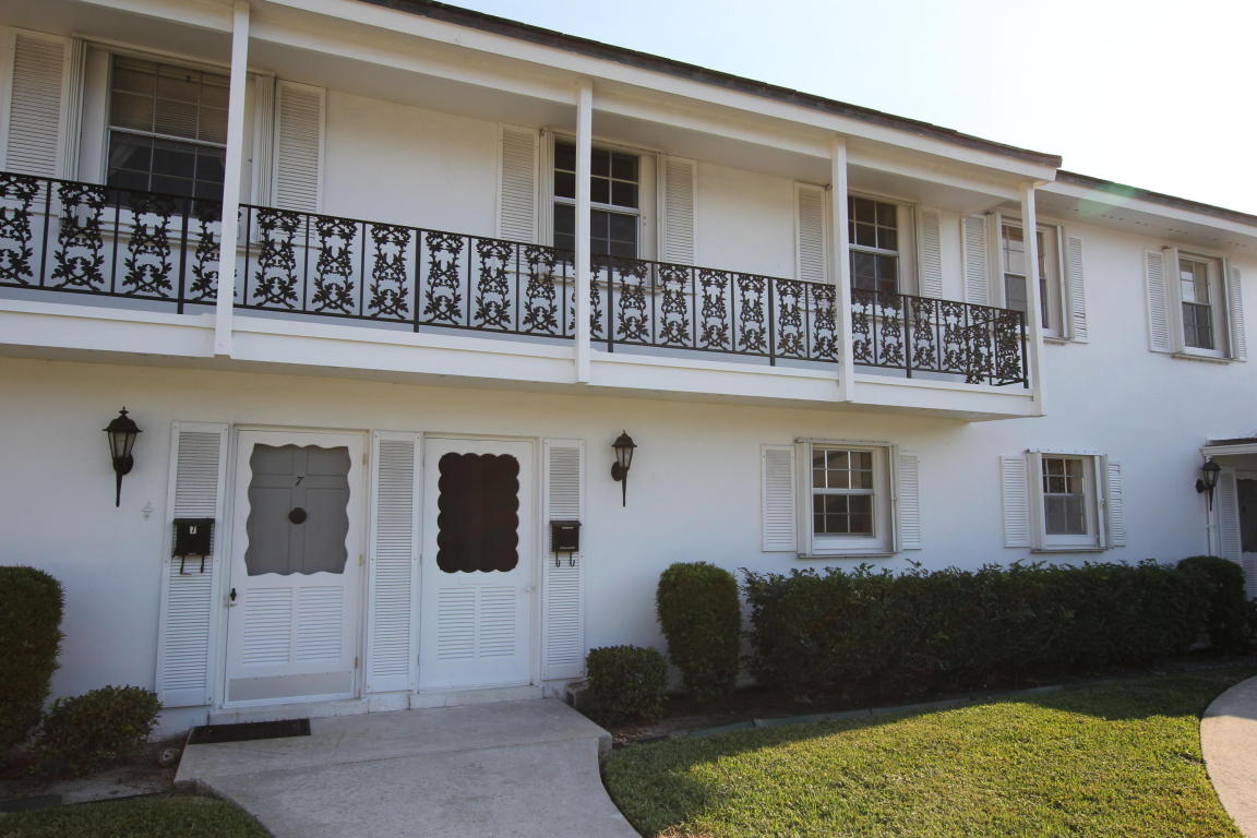 136 Yacht Club Drive, North Palm Beach, FL 33408