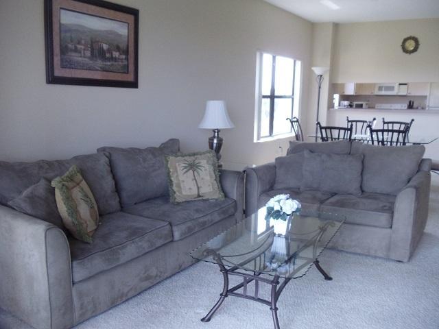 200 Uno Lago Drive, Juno Beach, FL 33408