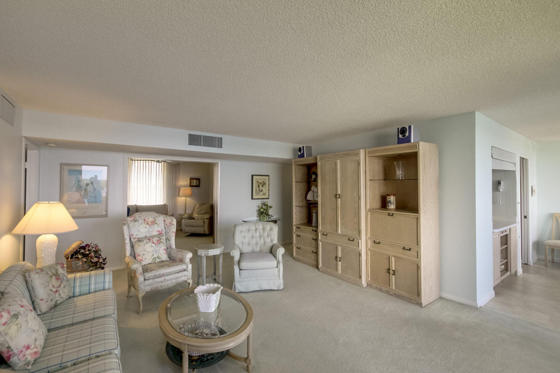 124 Lakeshore Drive, North Palm Beach, FL 33408