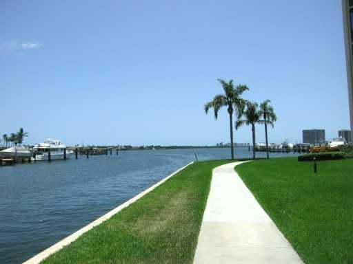 11390 Twelve Oaks Way, North Palm Beach, FL 33408