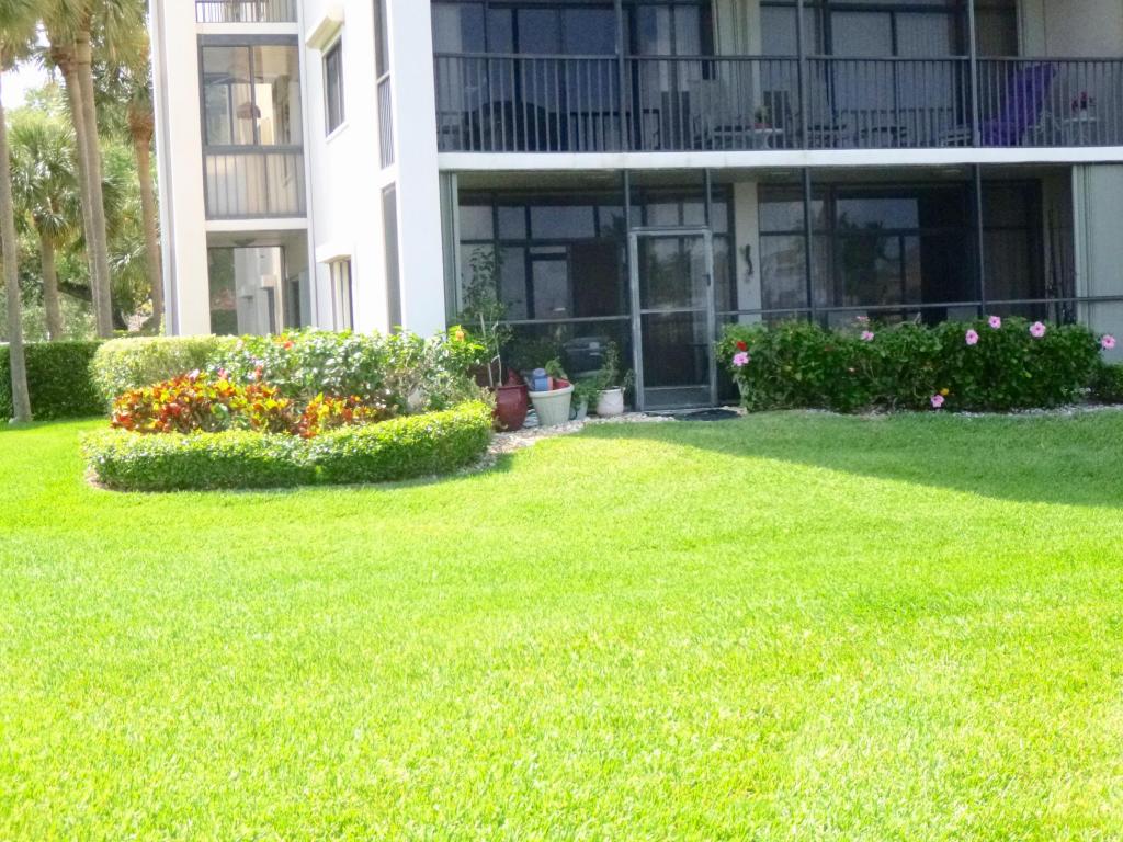 11390 Twelve Oaks Way, North Palm Beach, FL 33408