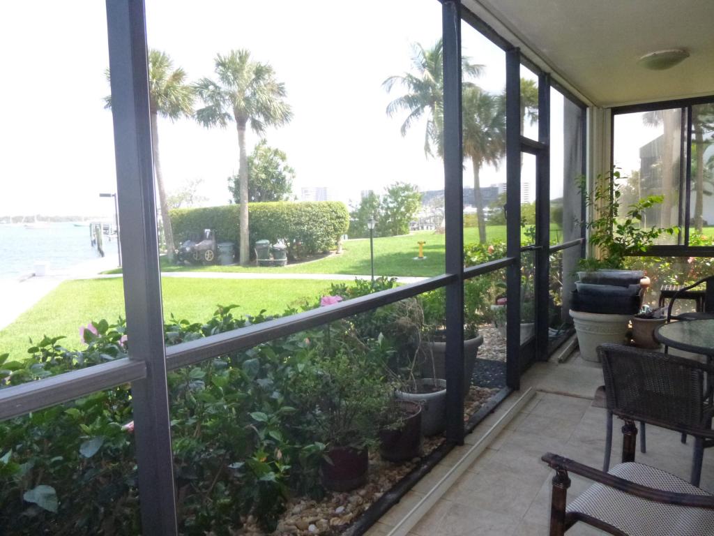 11390 Twelve Oaks Way, North Palm Beach, FL 33408