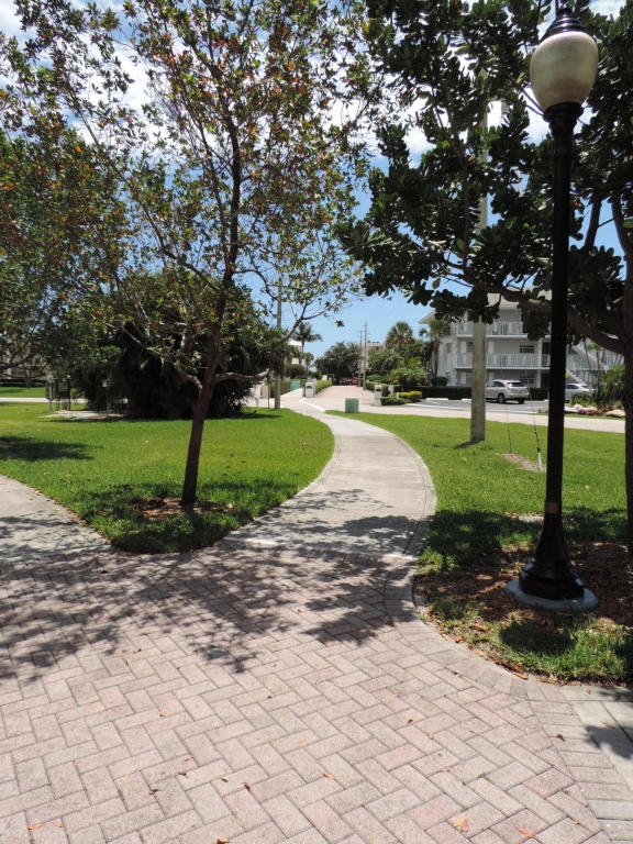 20 Celestial Way, Juno Beach, FL 33408