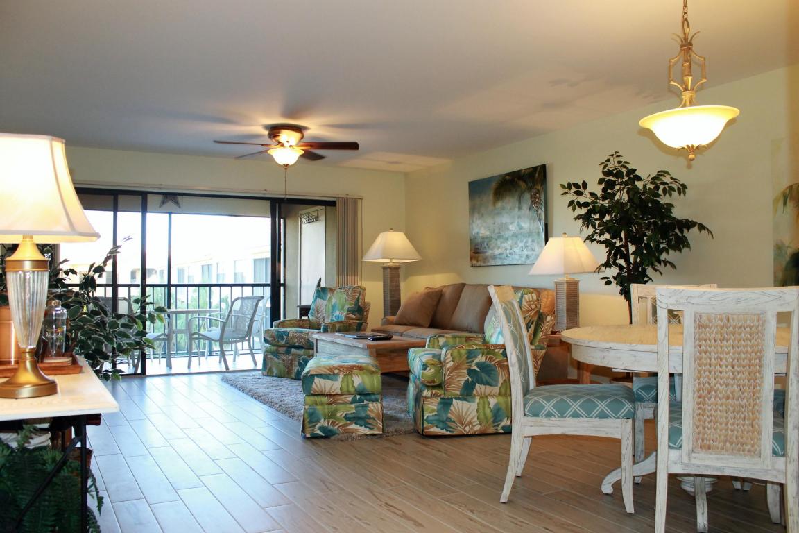 600 Uno Lago Drive, Juno Beach, FL 33408