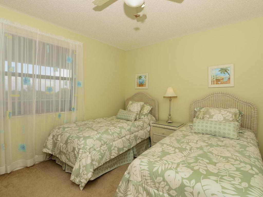 600 Uno Lago Drive, Juno Beach, FL 33408