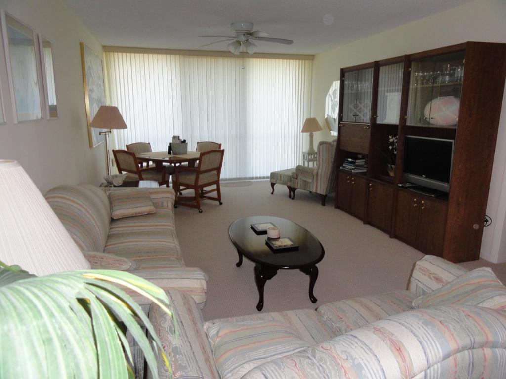 2811 Village Boulevard, West Palm Beach, FL 33409