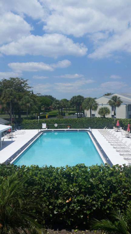 1111 Green Pine Boulevard, West Palm Beach, FL 33409