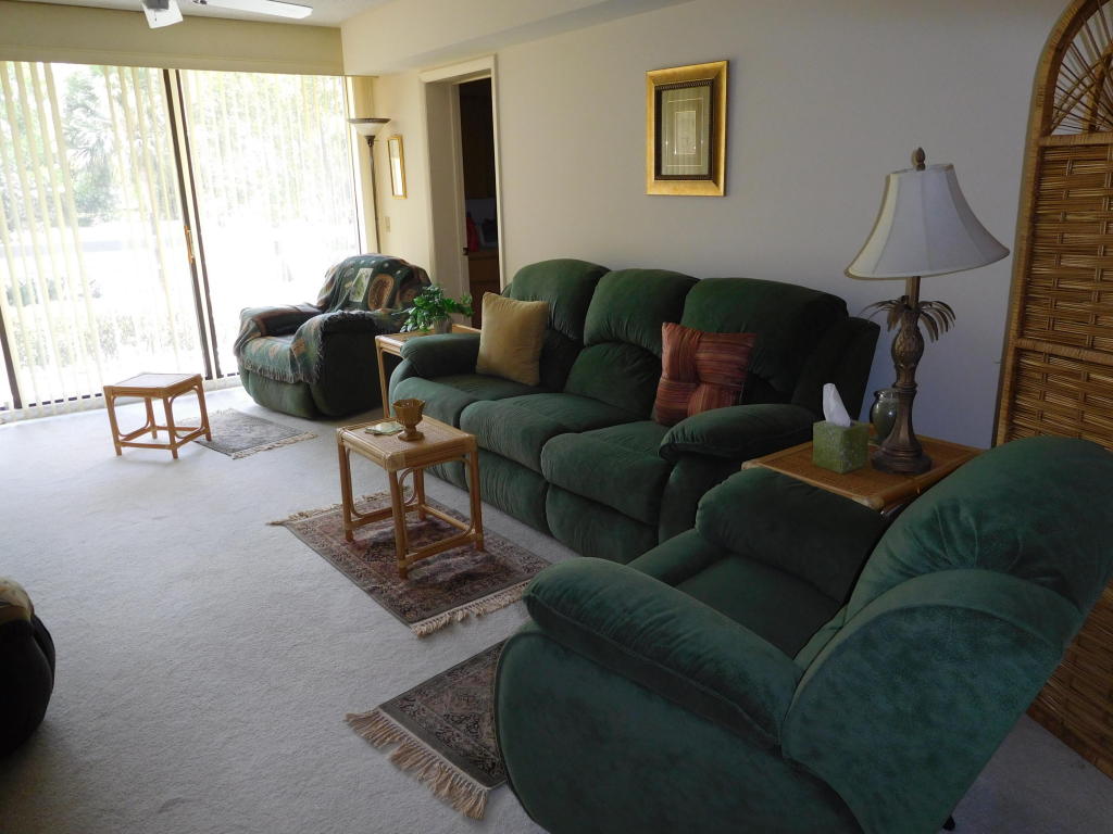 2581 Village Boulevard Unit 203, West Palm Beach, FL 33409