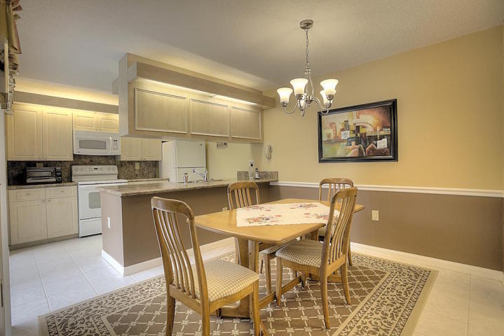 7325 7325 73rd Way Way, West Palm Beach, FL 33409