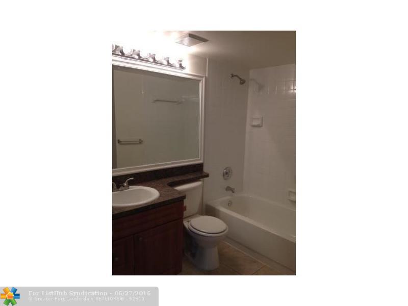 18104 Glenmoor Dr 18104, West Palm Beach, FL 33409