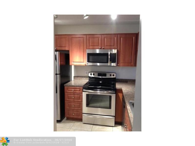 18104 Glenmoor Dr 18104, West Palm Beach, FL 33409