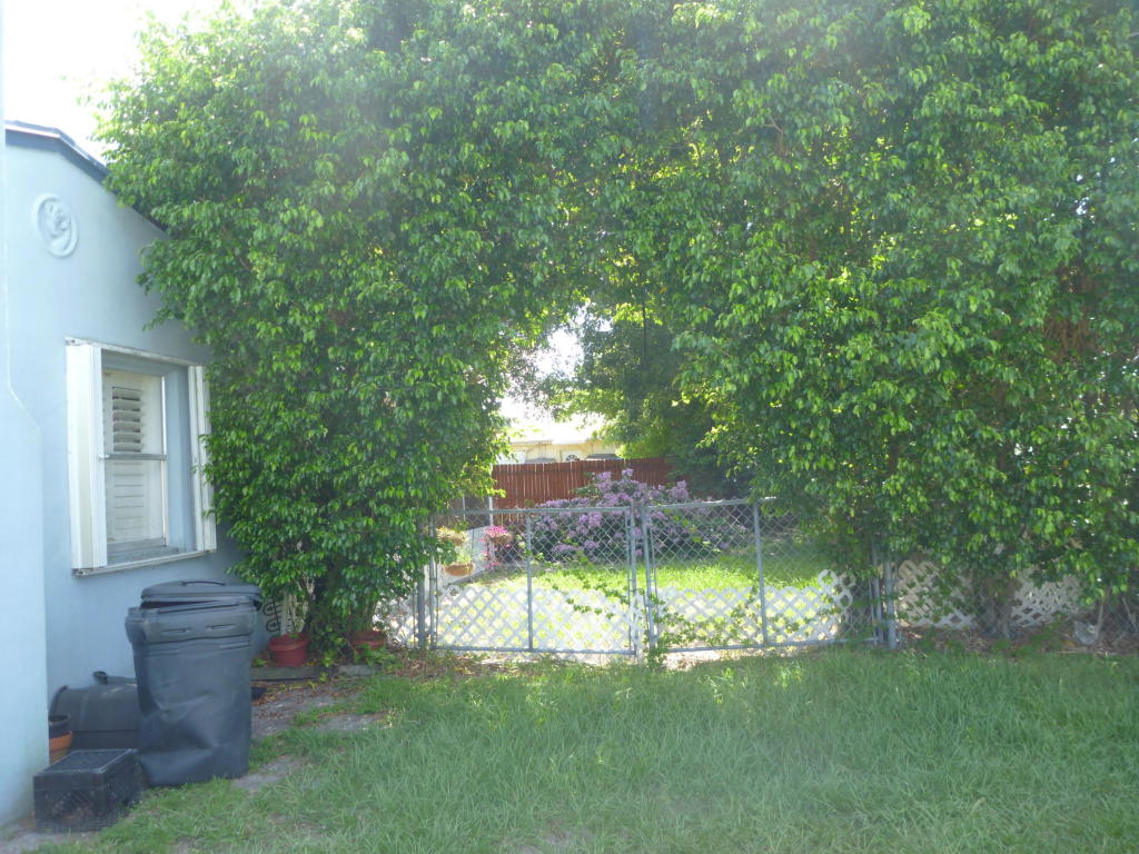 2325 PAR ROAD, West Palm Beach, FL 33409