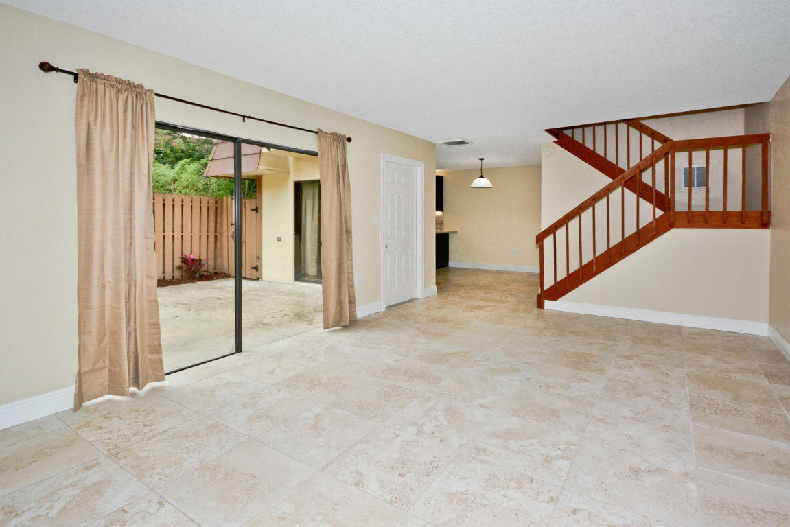 1012 10th Court, Palm Beach Gardens, FL 33410