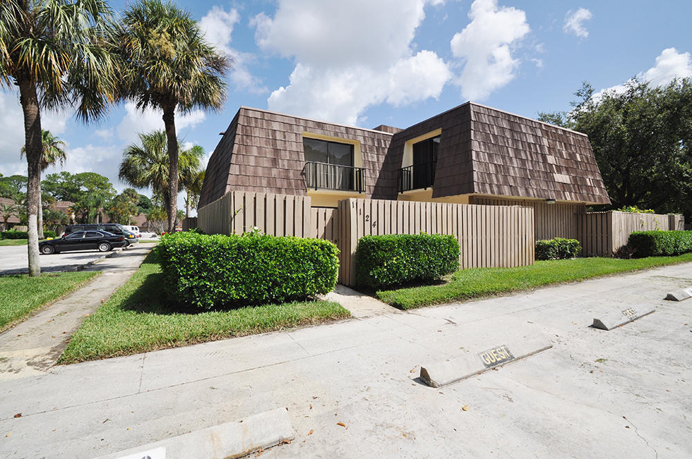 1124 11th Court, Palm Beach Gardens, FL 33410