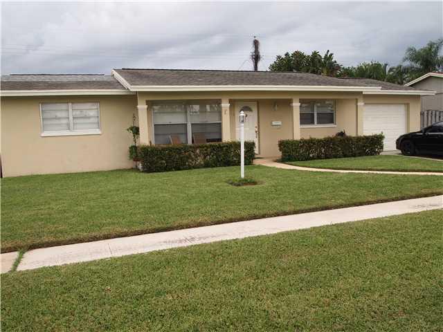3294 Capri Road, Palm Beach Gardens, FL 33410