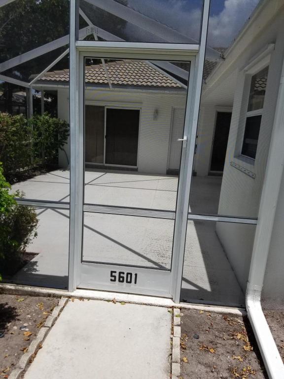 5601 Red Oak Court, Palm Beach Gardens, FL 33410