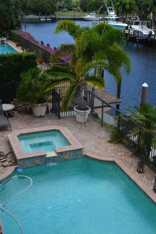 2386 Bay Circle, Palm Beach Gardens, FL 33410
