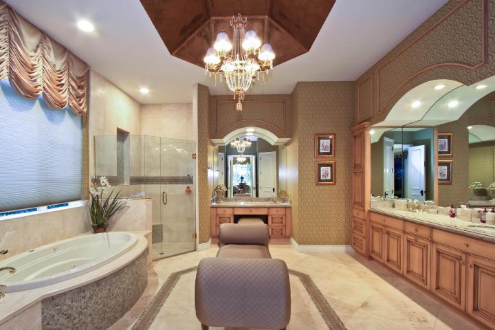 789 Harbour Isles Court, Palm Beach Gardens, FL 33410