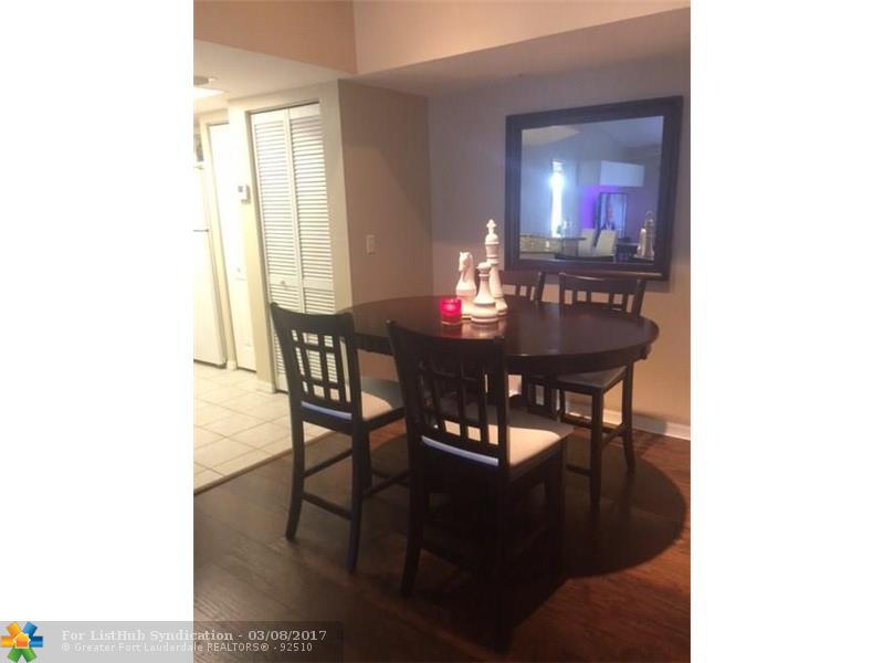 1000 Crestwood Cir 1007, Royal Palm Beach, FL 33411
