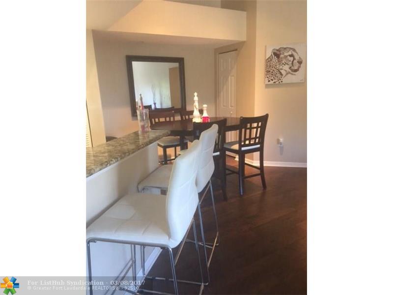 1000 Crestwood Cir 1007, Royal Palm Beach, FL 33411