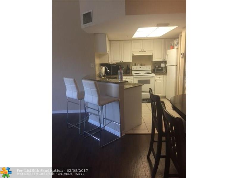 1000 Crestwood Cir 1007, Royal Palm Beach, FL 33411