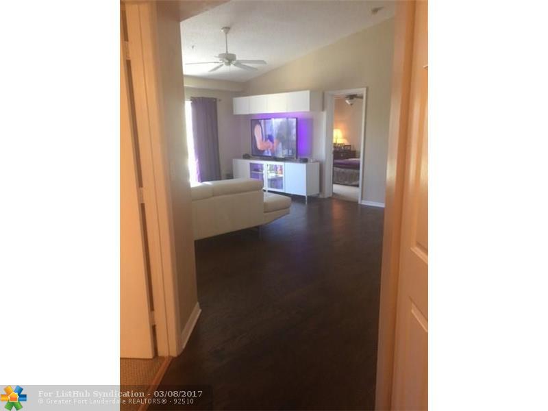 1000 Crestwood Cir 1007, Royal Palm Beach, FL 33411