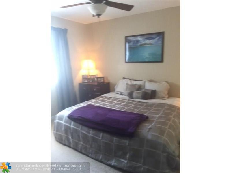 1000 Crestwood Cir 1007, Royal Palm Beach, FL 33411