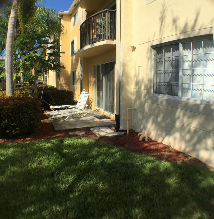 500 Crestwood Court N, Royal Palm Beach, FL 33411