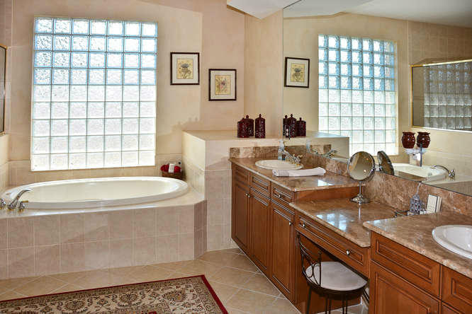 2806 Misty Oaks Circle, Royal Palm Beach, FL 33411
