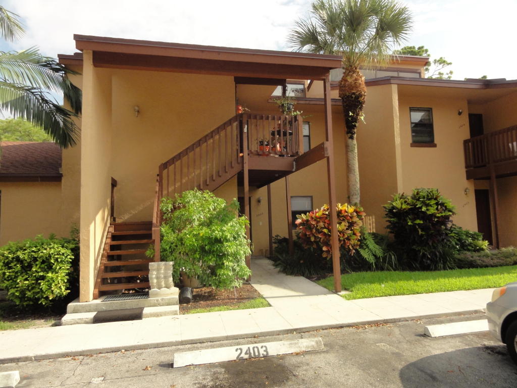 2402 Lakeview Circle, Royal Palm Beach, FL 33411
