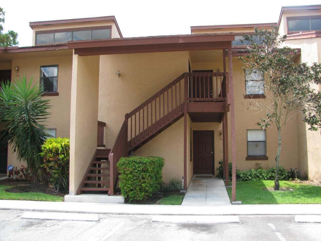 1104 Lakeview Drive E, Royal Palm Beach, FL 33411